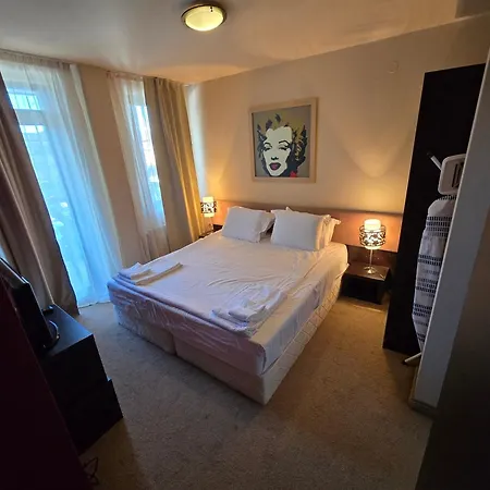 Next To The Lift Daire