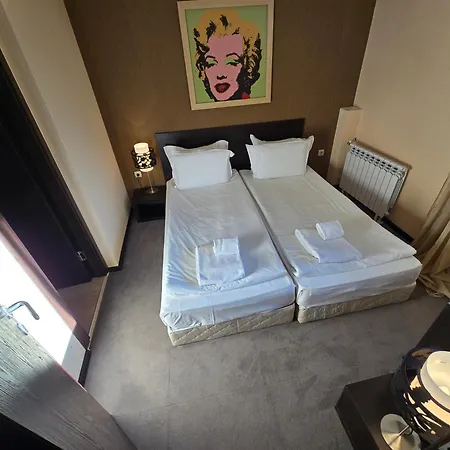 Next To The Lift Daire *